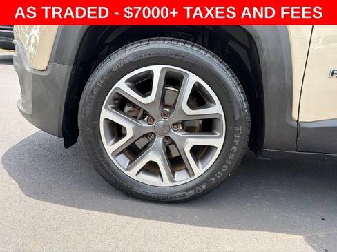 Used 2015 Jeep Renegade Latitude w/ Popular Equipment Group FWD image 9