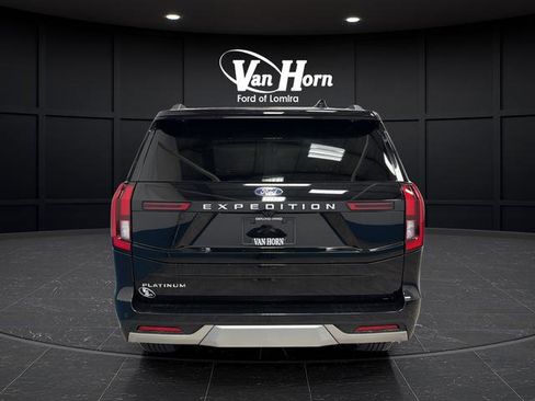 Used 2025 Ford Expedition Platinum w/ Driver's Package image 6
