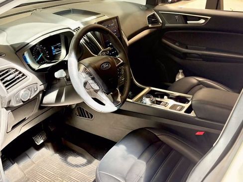 Used 2024 Ford Edge SEL w/ Convenience Package AWD/4WD image 3