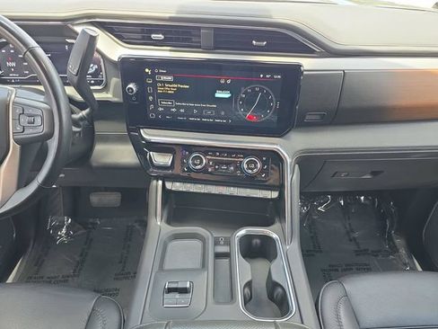 Used 2025 GMC Sierra 3500 Denali w/ Denali Reserve Package AWD/4WD image 10