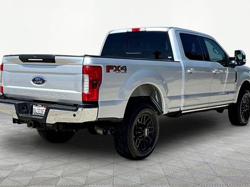Used 2017 Ford F250 Lariat w/ Lariat Ultimate Package AWD/4WD image 6