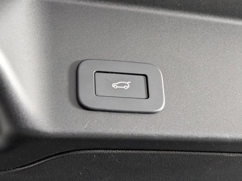 Used 2025 Land Rover Range Rover Evoque Dynamic SE image 18