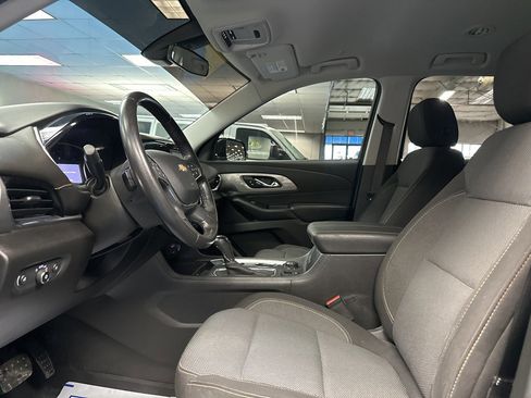Used 2020 Chevrolet Traverse LT image 27