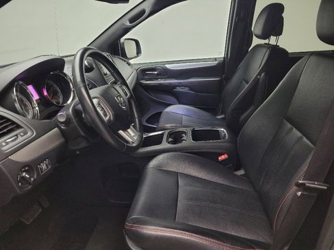Used 2018 Dodge Grand Caravan GT FWD image 17