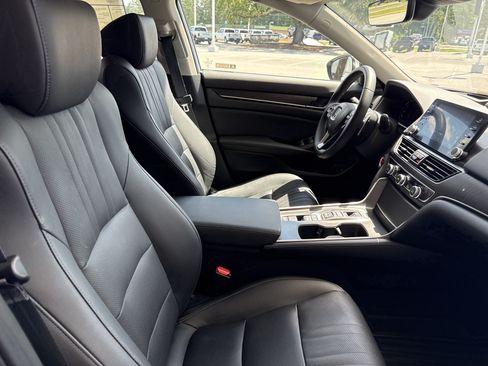 Used 2019 Honda Accord Touring image 32