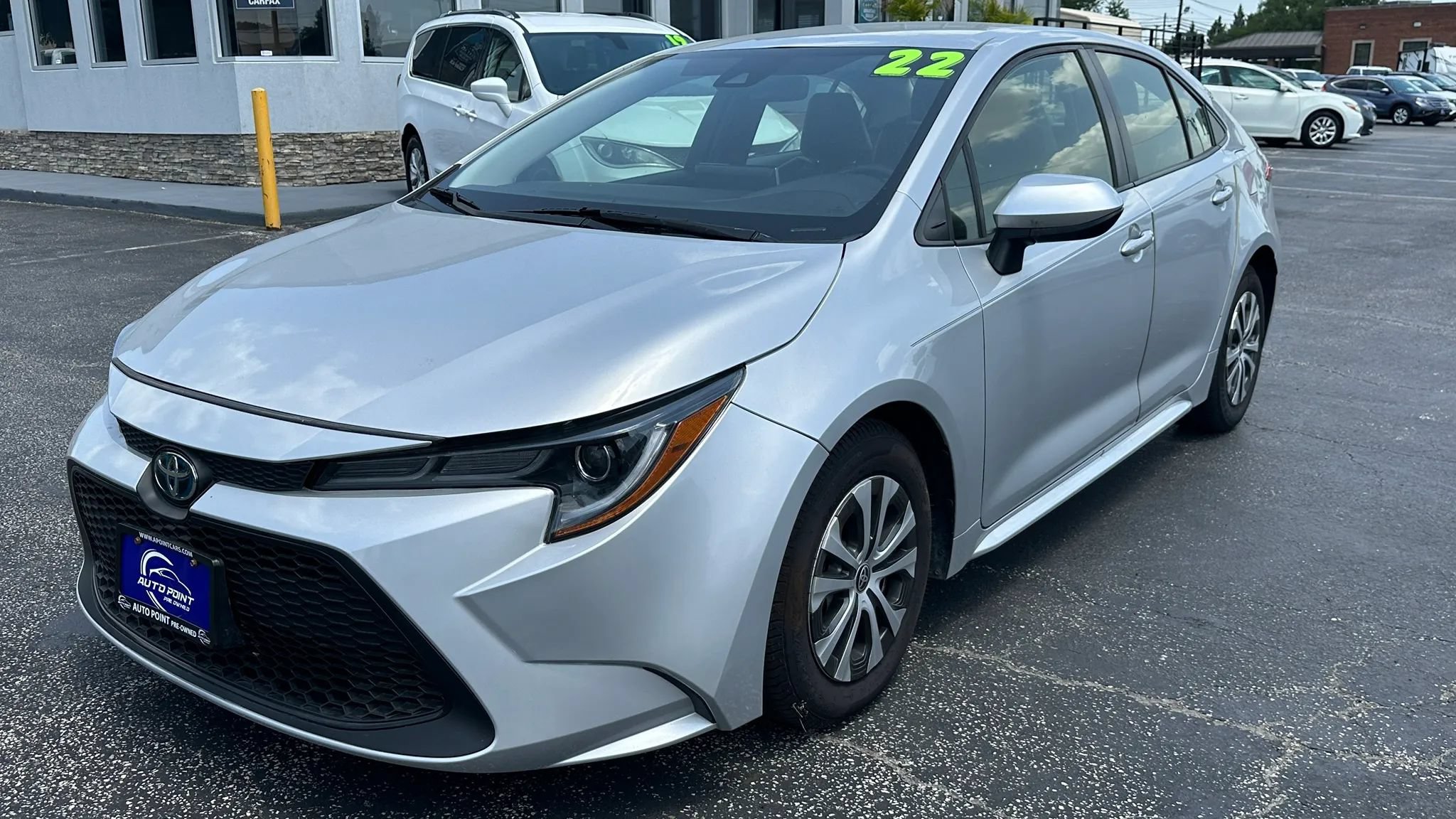 Used 2022 Toyota Corolla LE w/ Premium Interior Package FWD image 1