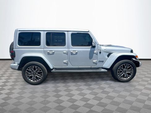 Used 2023 Jeep Wrangler Unlimited Sahara AWD/4WD image 5