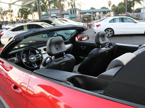 Used 2015 Ford Mustang Premium RWD image 38
