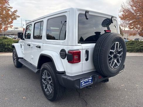 Used 2024 Jeep Wrangler Unlimited Sahara AWD/4WD image 5