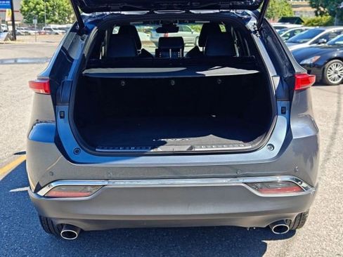 Used 2021 Toyota Venza XLE image 27