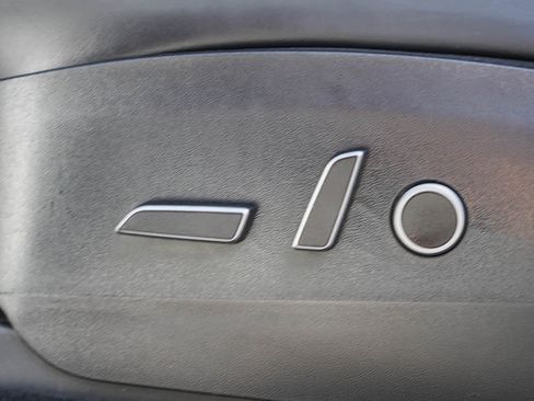 Used 2021 Tesla Model Y Long Range AWD/4WD image 21