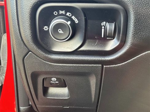 Used 2024 RAM 1500 Laramie image 34