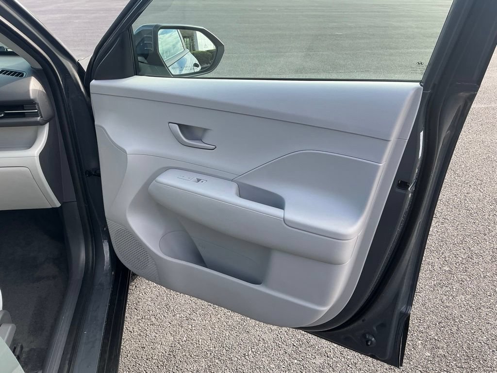 Certified 2025 Hyundai Kona SEL AWD/4WD image 27
