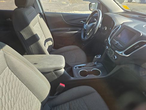 Used 2020 Chevrolet Equinox LT FWD image 2
