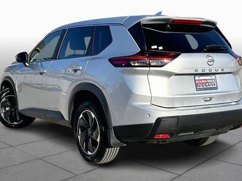 Certified 2025 Nissan Rogue SV image 11