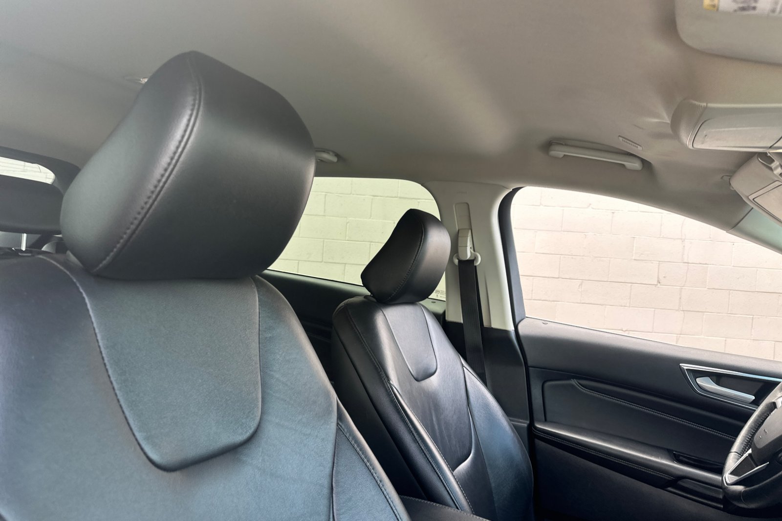 Used 2020 Ford Edge Titanium FWD image 17