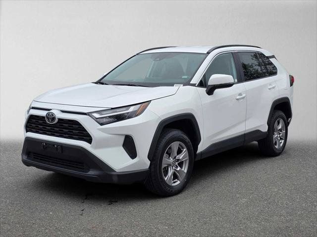 Used 2025 Toyota RAV4 XLE AWD/4WD image 7