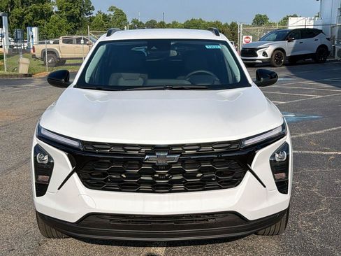 New 2026 Chevrolet Trax LT w/ Driver Confidence Package FWD image 2