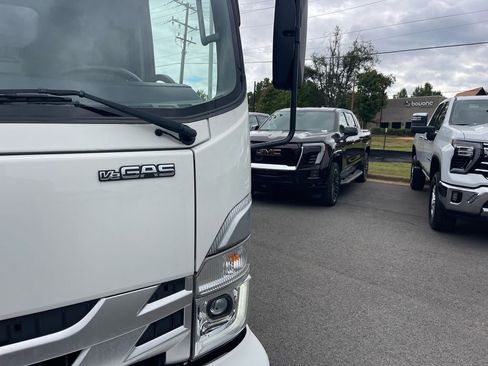 Used 2024 Chevrolet Low Cab Forward image 22