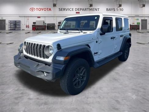 Used 2024 Jeep Wrangler Unlimited Sport AWD/4WD image 4