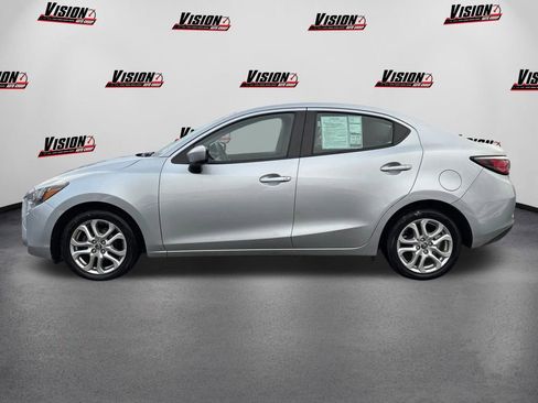 Used 2018 Toyota Yaris iA image 8