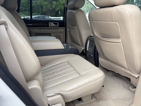 Used 2006 Lincoln Navigator Luxury AWD/4WD image 5