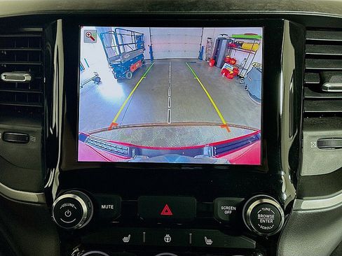 Used 2022 RAM 1500 Big Horn AWD/4WD image 16