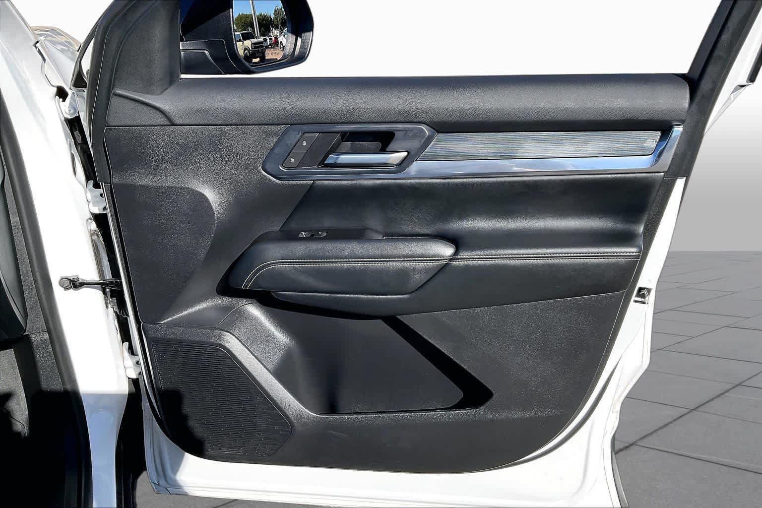Used 2026 GMC Terrain Elevation w/ Elevation Premium Package FWD image 22