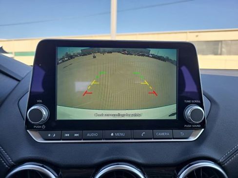 Used 2024 Nissan Sentra SV image 9