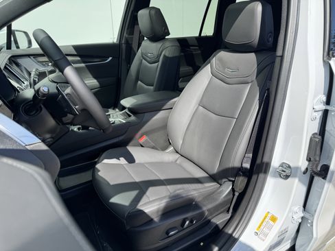 New 2025 Cadillac XT6 Sport w/ Technology Package image 11