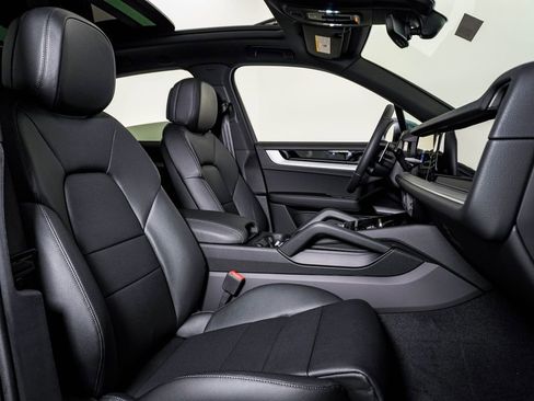 New 2026 Porsche Cayenne image 15