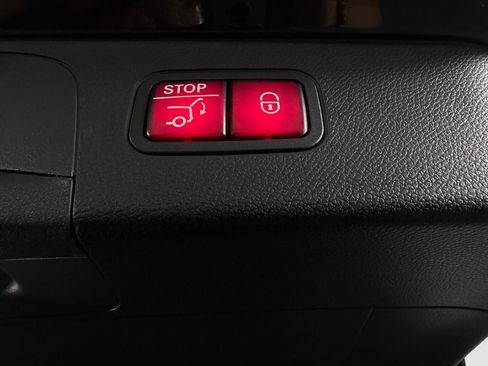 Used 2022 Mercedes-Benz GLC 300 image 29