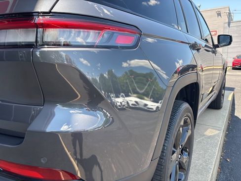 Used 2022 Jeep Grand Cherokee Altitude image 6