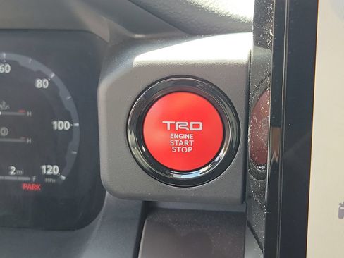 Used 2025 Toyota Tacoma TRD Off-Road AWD/4WD image 30