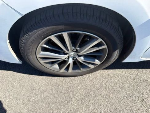 Used 2016 Toyota Corolla LE Premium FWD image 4
