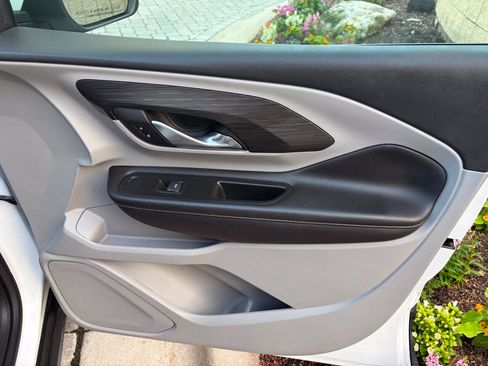 Used 2022 GMC Terrain SLE FWD image 18