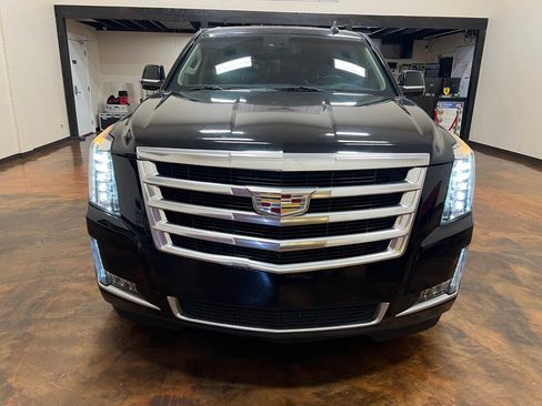 Used 2015 Cadillac Escalade ESV Luxury image 4