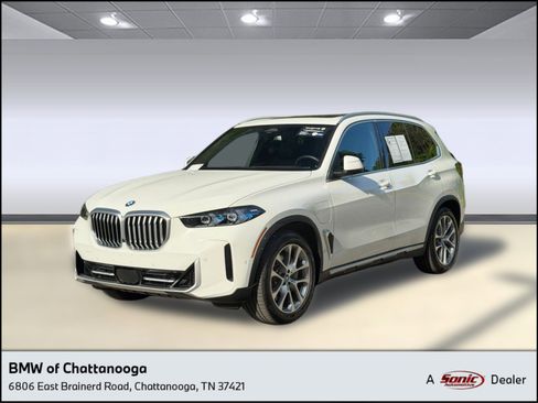 Certified 2025 BMW X5 xDrive50e w/ Premium Package AWD/4WD image 1