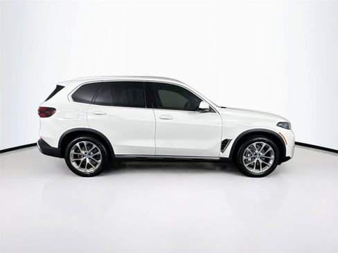 Used 2024 BMW X5 xDrive40i w/ Premium Package AWD/4WD image 11