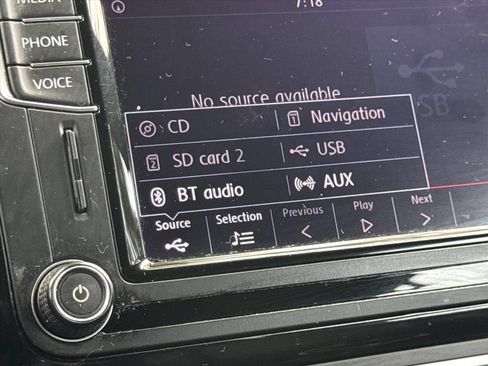 Used 2019 Volkswagen Beetle 2.0T SE FWD image 23