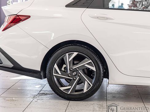 Used 2024 Hyundai Elantra Limited image 10