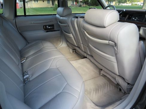 Used 1992 Lincoln Town Car Signature image 13