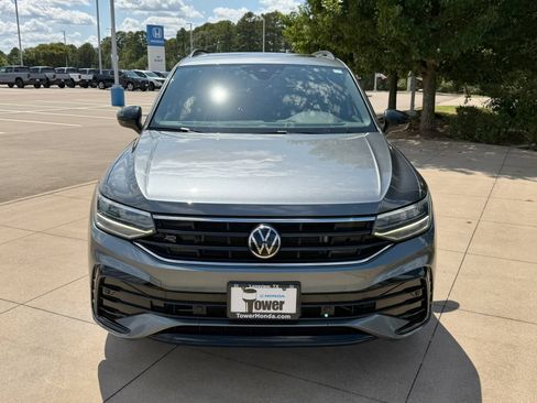 Used 2022 Volkswagen Tiguan SE R-Line FWD image 2