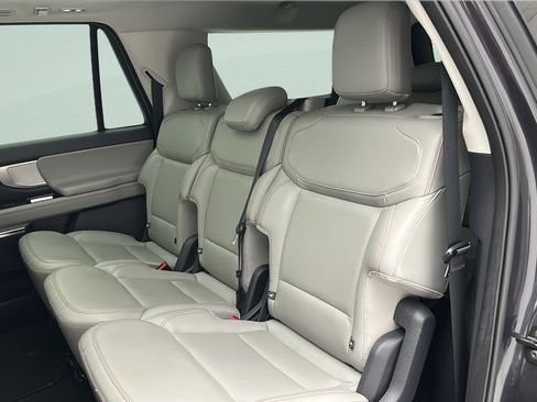 Used 2025 Ford Expedition Max Active AWD/4WD image 10