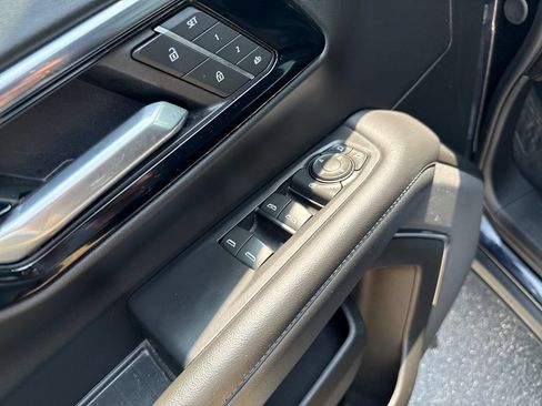 Certified 2025 Chevrolet Tahoe Z71 AWD/4WD image 28