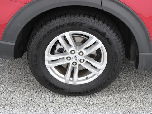 Used 2020 Ford Explorer XLT w/ Equipment Group 202A RWD image 6