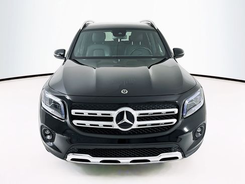 Used 2023 Mercedes-Benz GLB 250 4MATIC image 2