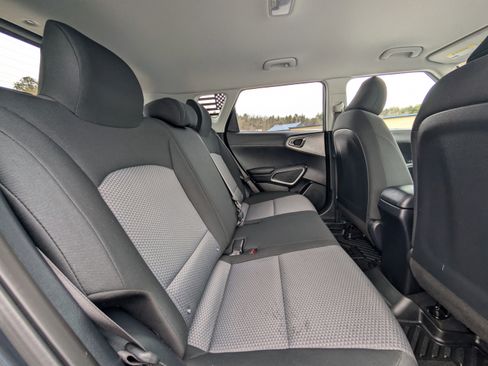 Used 2023 Kia Soul LX image 33