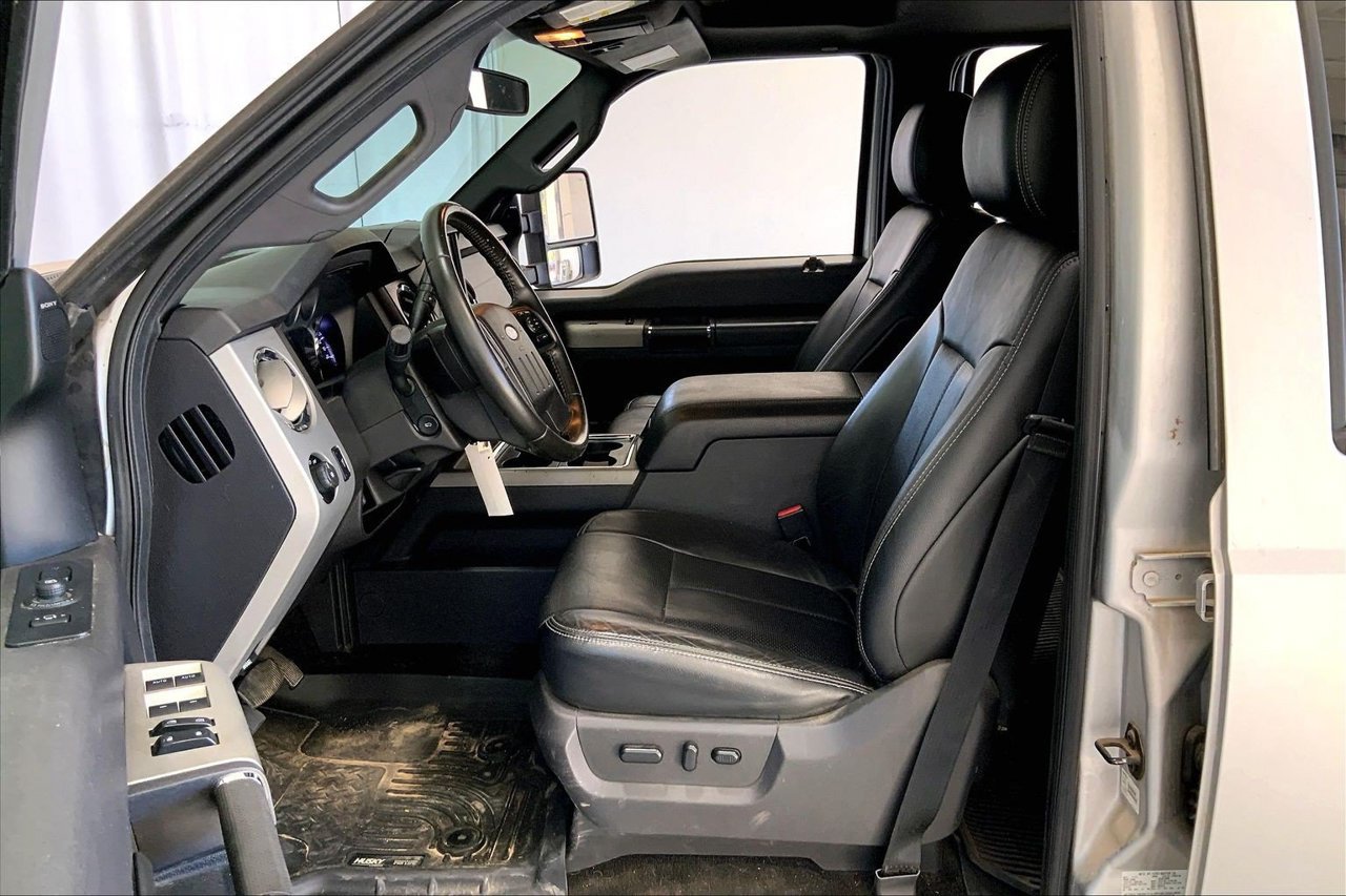 Used 2016 Ford F250 Lariat w/ Lariat Ultimate Package AWD/4WD image 15