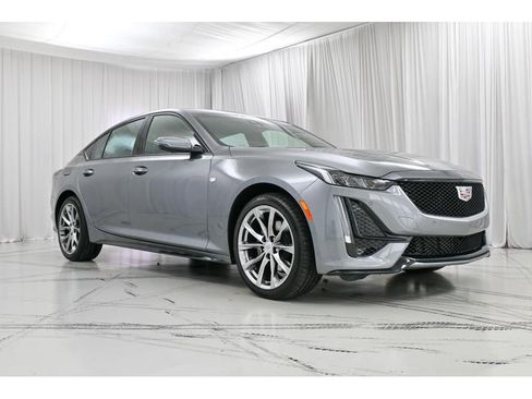 Used 2022 Cadillac CT5 Sport image 2